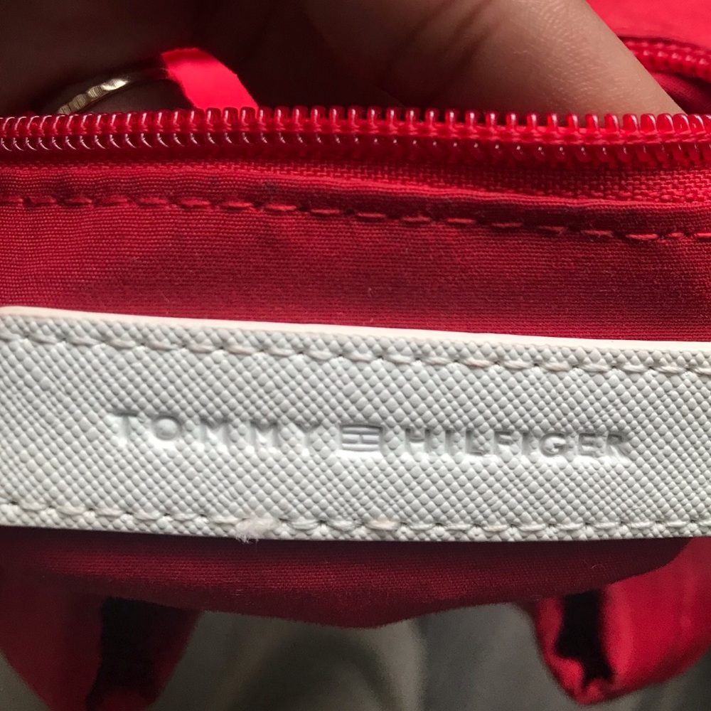 [SOLD] TOMMY HILFIGER BACKPACK - Picture 3 of 3